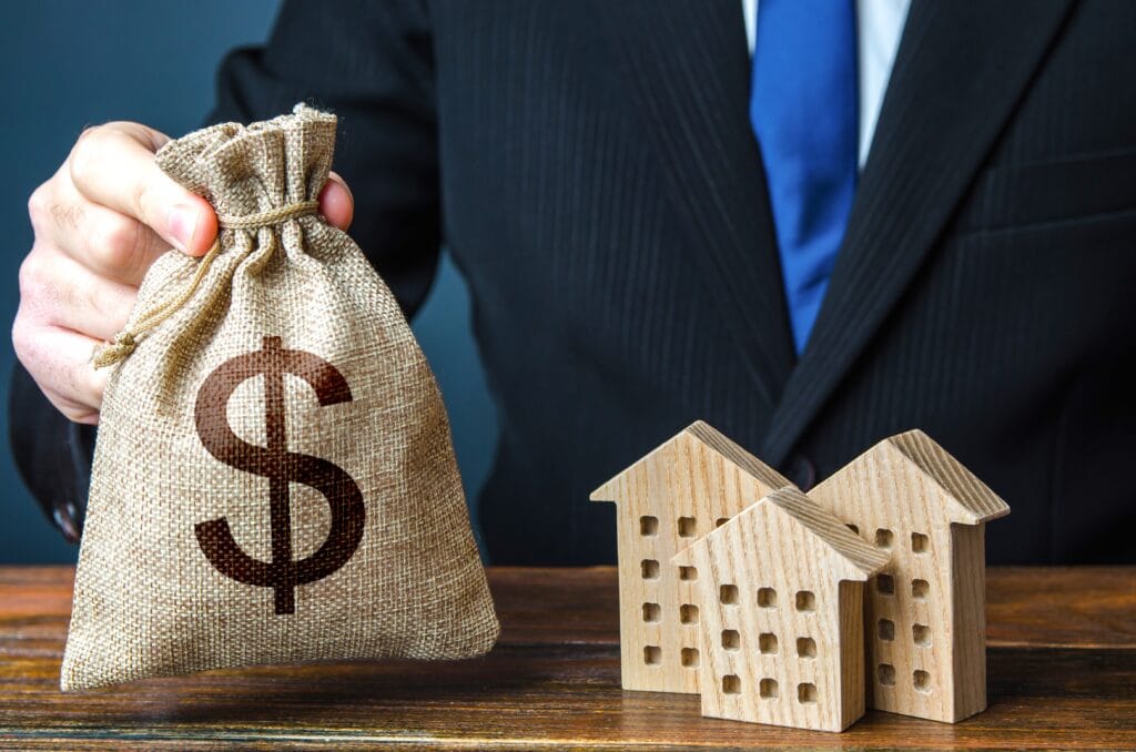 Investing in luxury real estate funds
