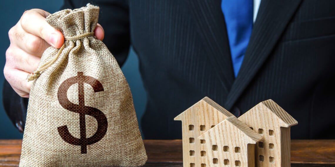 Investing in luxury real estate funds